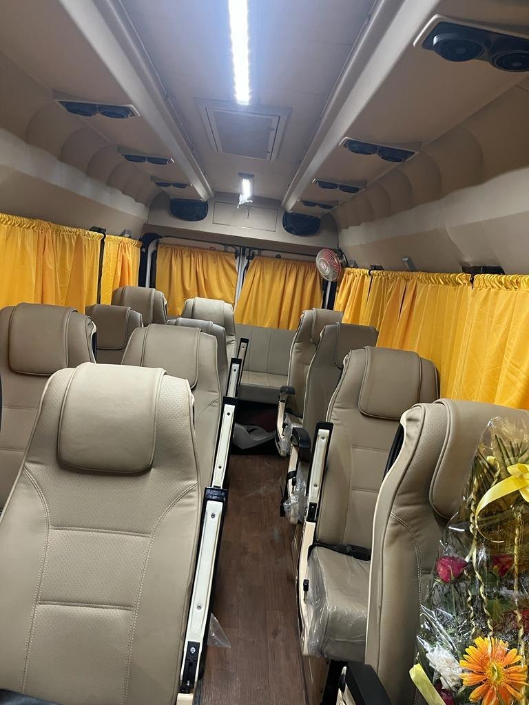 12-seater-tempo-traveller-rental